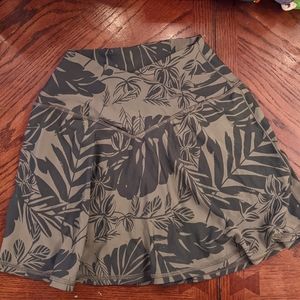 Aerie Offline size Small Skort Green foliage print